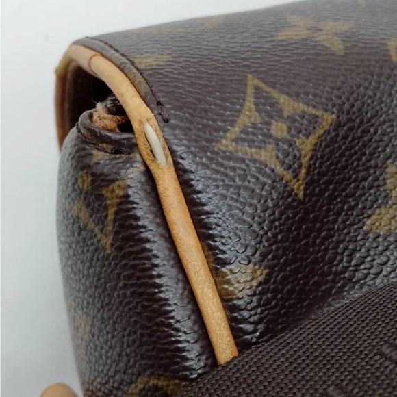 Louis Vuitton Abbesses Messenger Bag - Picture 6 of 9